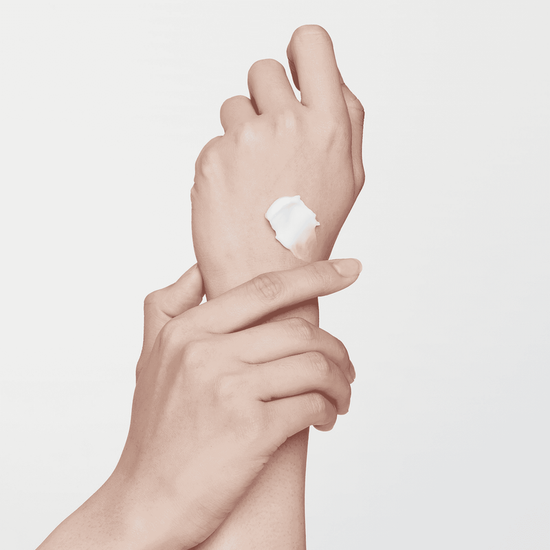 MIXSOON Bifida Cream (60ml) Application on the skin