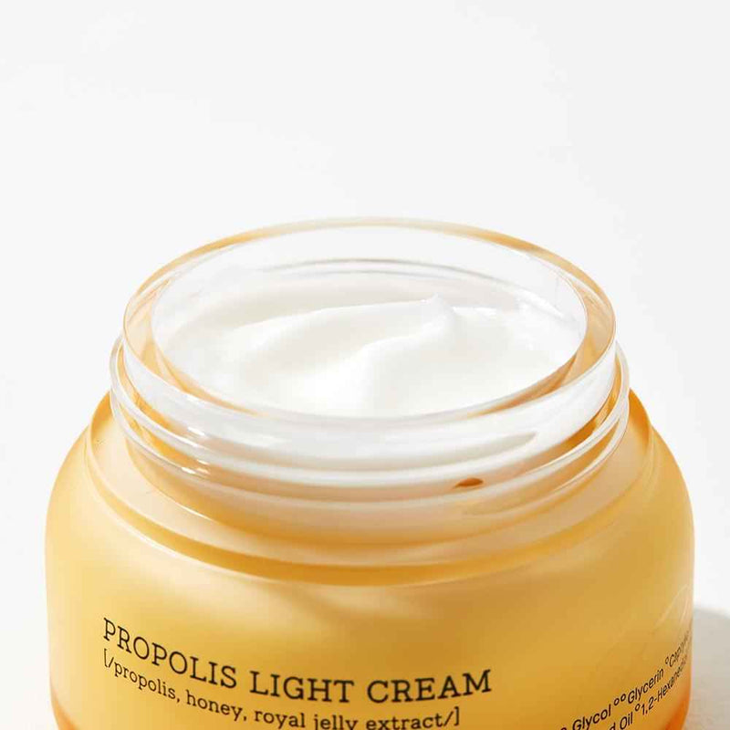 COSRX Full Fit Propolis Light Cream inside