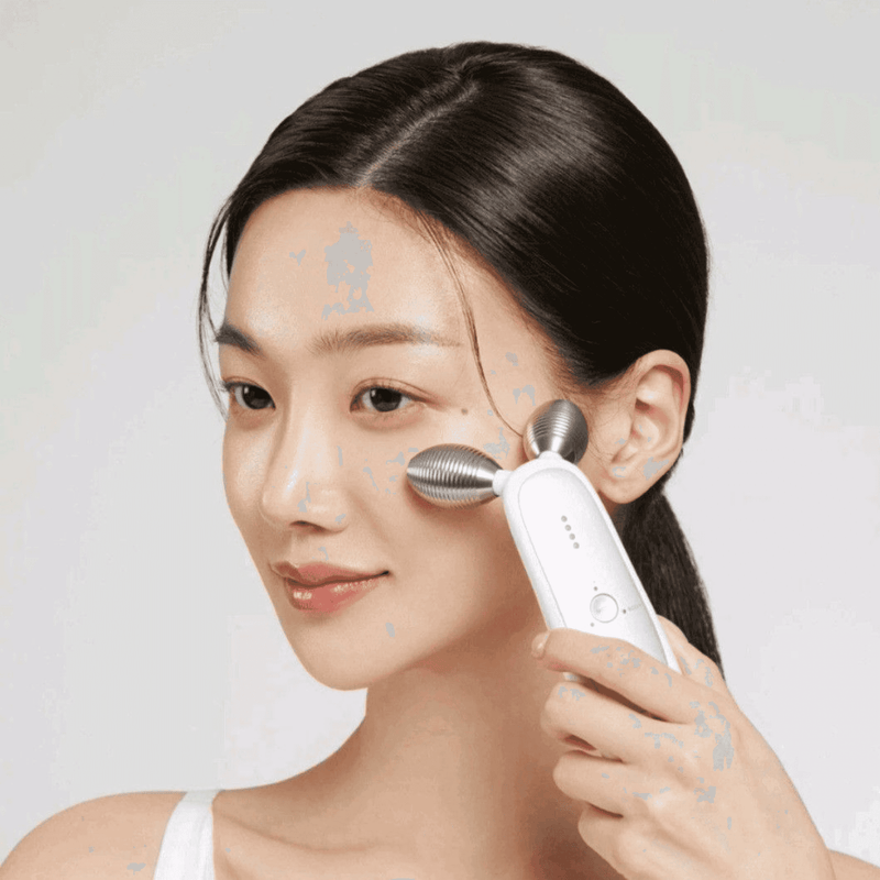 AGE-R DERMA EMS SHOT medi cube 美顔器 AGE-Rダーマエアショット – MEDICUBEオンラインショップ
