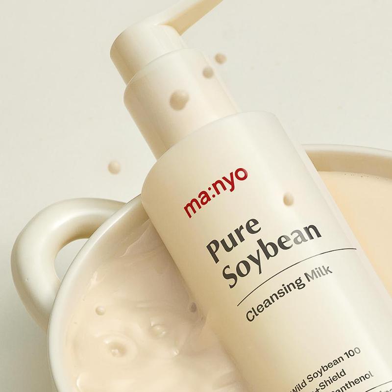 Manyo Pure Soybean Cleansing Milk (200ml) Skin Cupid CLOSE UP SHOT