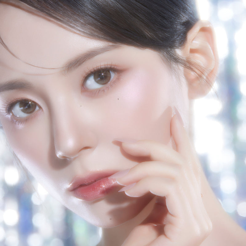 Peach C Dual Beam Highlighter - 2 colours MODEL (7.7g)