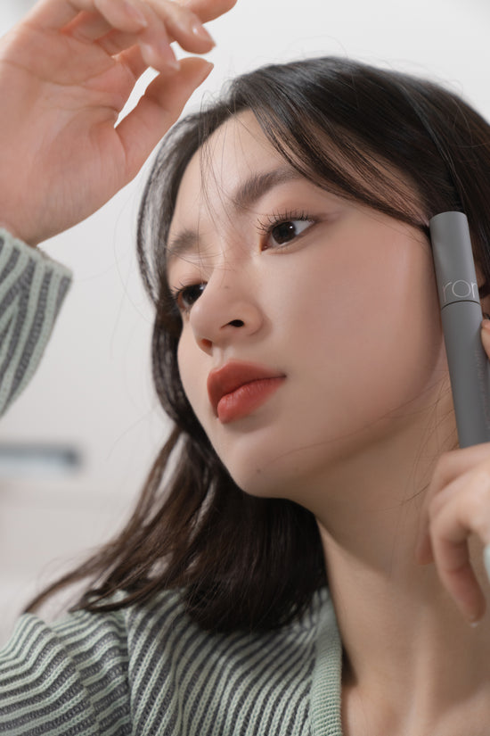 rom&nd HAN ALL FIX MASCARA MODEL