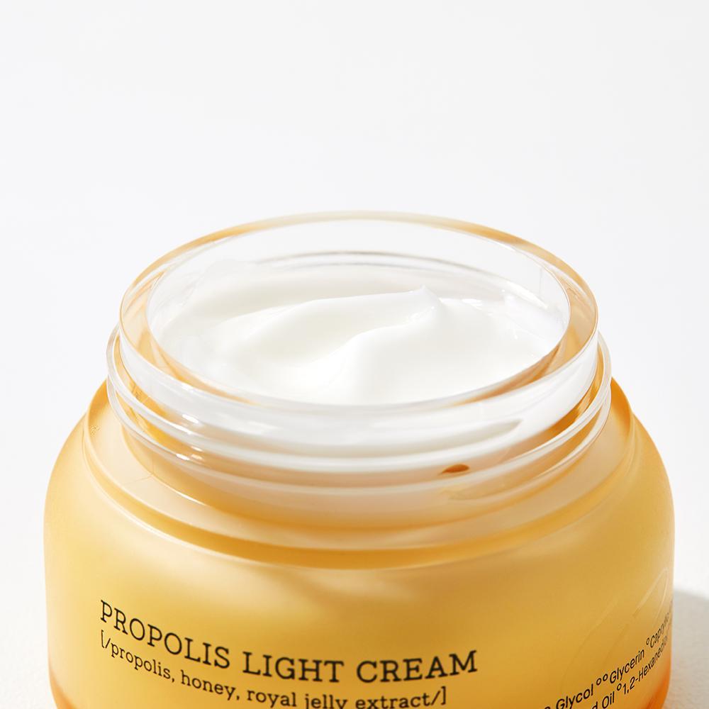 COSRX Full Fit Propolis Light Cream inside